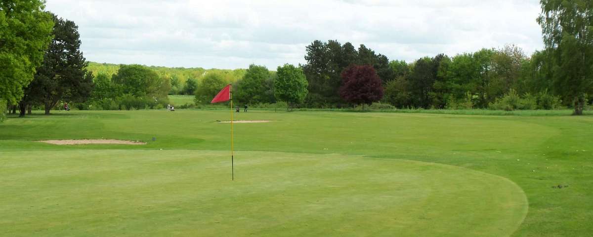 Villarceaux - 12th Hole from green