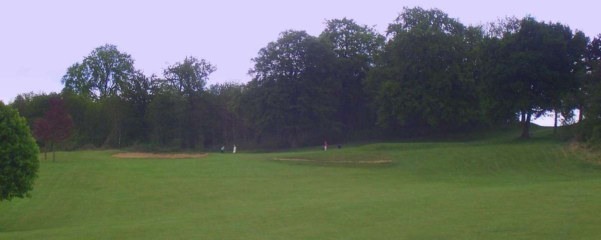 Villarceaux - Approach to 4th Green from 135m (2)