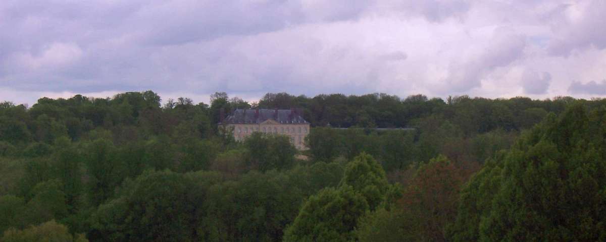 Villarceaux - Chateau du Haut (from 4th Green) (2)